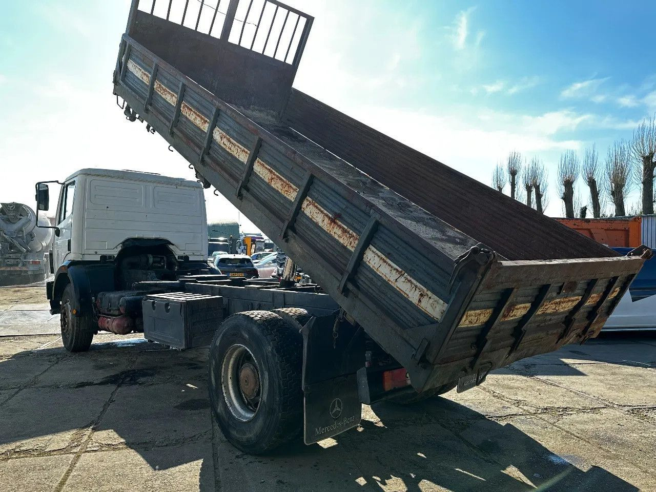Mercedes-Benz SK 1733 V6 4X2 Tipper Spring/Spring EPS Manual G - מזהיר: תמונה 3 Mercedes-Benz SK 1733 V6 4X2 Tipper Spring/Spring EPS Manual G - מזהיר: תמונה 3