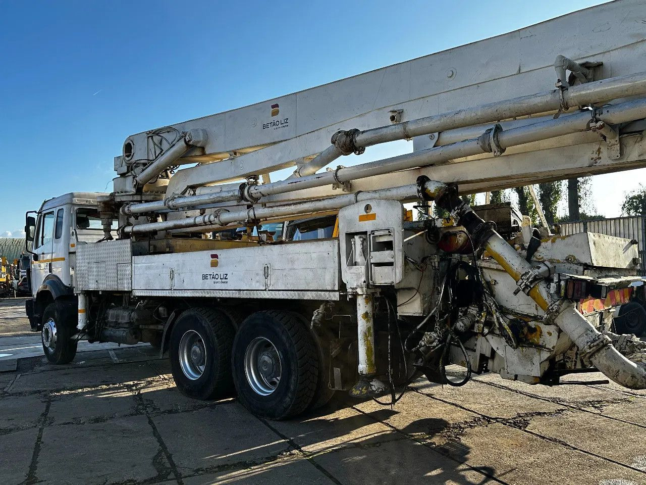 Mercedes-Benz SK 2631 6X4 LSB 36M BETONPOMP 370 BAR Mercedes-Benz SK 2631 6X4 LSB 36M BETONPOMP 370 BAR - משאית משאבת מערבל: תמונה 3 Mercedes-Benz SK 2631 6X4 LSB 36M BETONPOMP 370 BAR Mercedes-Benz SK 2631 6X4 LSB 36M BETONPOMP 370 BAR - משאית משאבת מערבל: תמונה 3