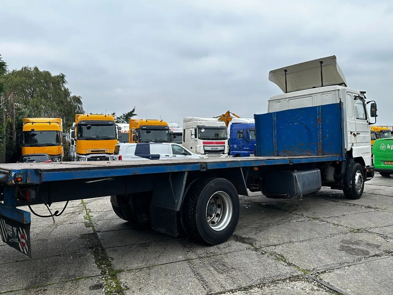 Scania P113-360 4X2 Platform Manual Gear Retarder Scania P113-360 4X2 Platform Manual Gear Retarder - משאית צד נופל/ שטוחה: תמונה 4 Scania P113-360 4X2 Platform Manual Gear Retarder Scania P113-360 4X2 Platform Manual Gear Retarder - משאית צד נופל/ שטוחה: תמונה 4