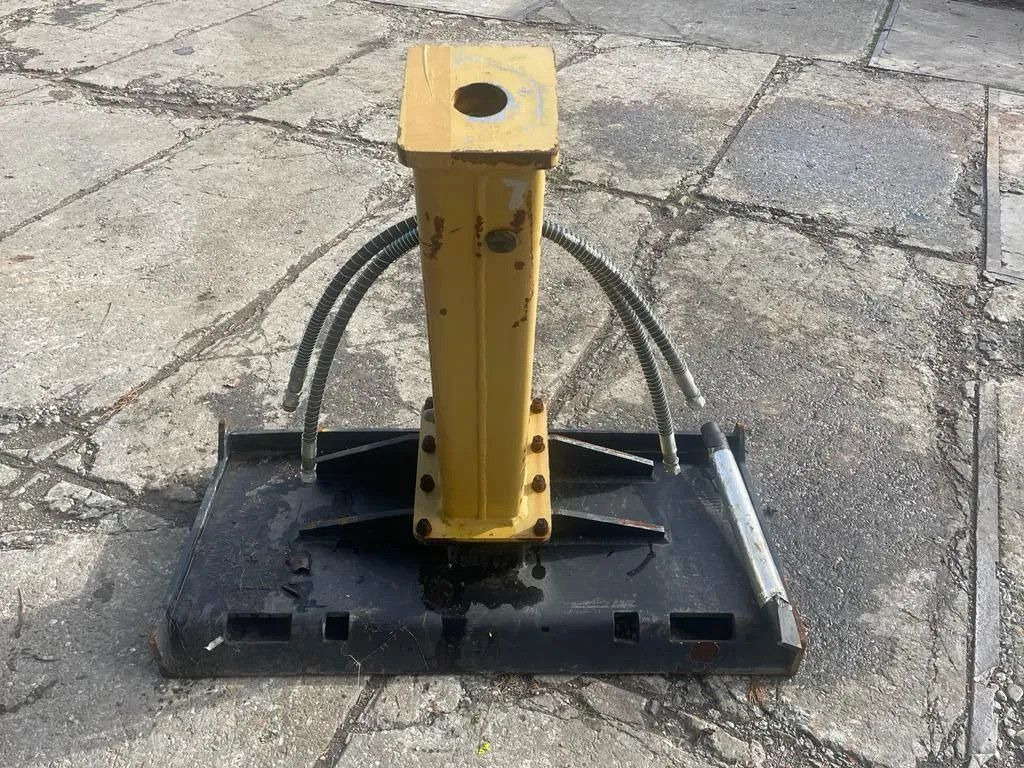Soosan SB30 Hydraulic Breaker Skid steer Soosan SB30 Hydraulic Breaker Skid steer - פטיש הידרולי עבור מכונת בנייה: תמונה 4 Soosan SB30 Hydraulic Breaker Skid steer Soosan SB30 Hydraulic Breaker Skid steer - פטיש הידרולי עבור מכונת בנייה: תמונה 4