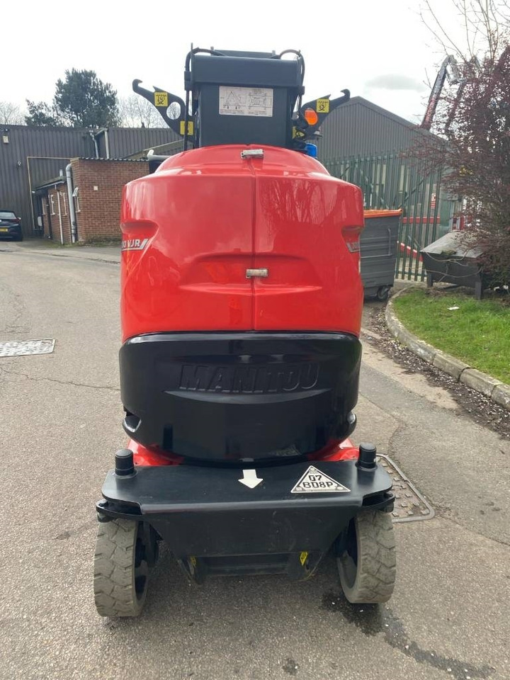 Manitou 100 VJR - מעלית תורן אנכית: תמונה 5 Manitou 100 VJR - מעלית תורן אנכית: תמונה 5