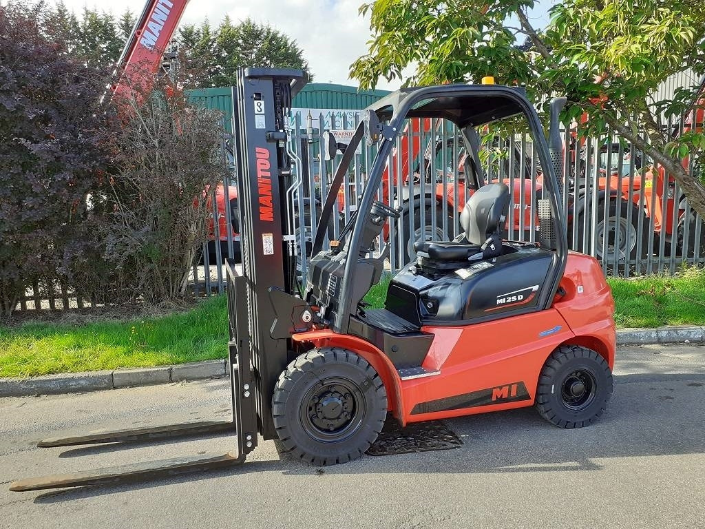 Manitou MI 25 D - מלגזת סולר: תמונה 2 Manitou MI 25 D - מלגזת סולר: תמונה 2