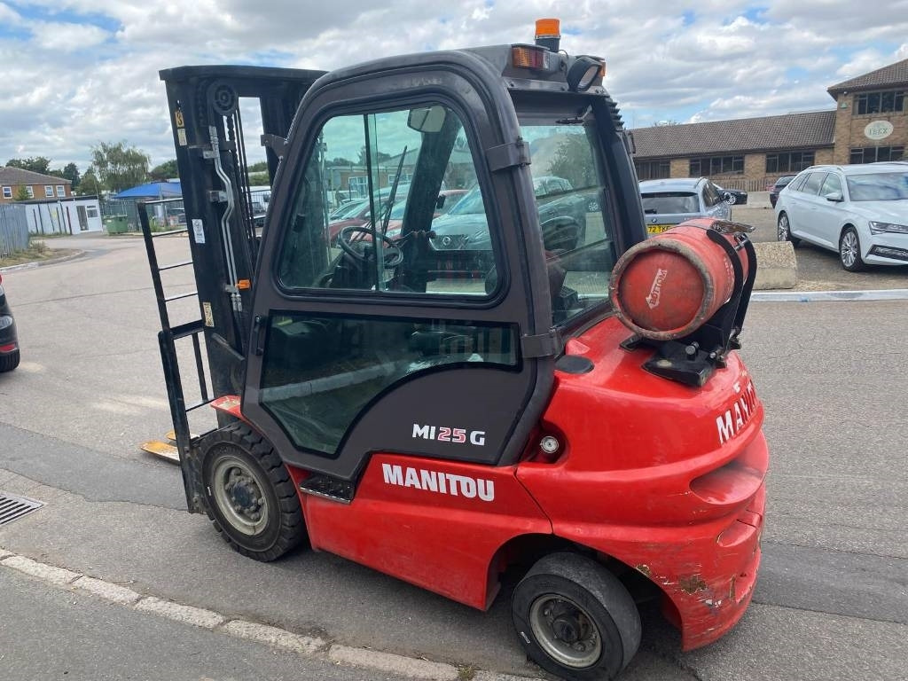 Manitou MI 25 G - מלגזת LPG: תמונה 2 Manitou MI 25 G - מלגזת LPG: תמונה 2