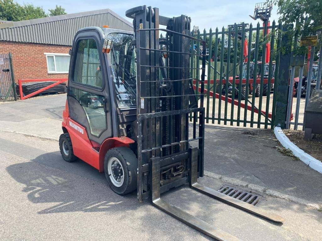 Manitou Mi25D - מלגזת סולר: תמונה 2 Manitou Mi25D - מלגזת סולר: תמונה 2