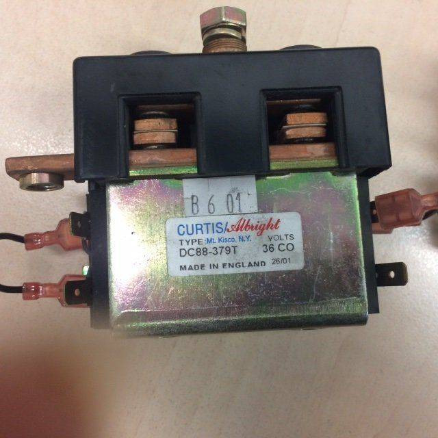2X Contactors for Scrubber vacuum cleaner Nilfisk BR 850 - מערכת חשמל עבור מכונת ניקוי: תמונה 4 2X Contactors for Scrubber vacuum cleaner Nilfisk BR 850 - מערכת חשמל עבור מכונת ניקוי: תמונה 4
