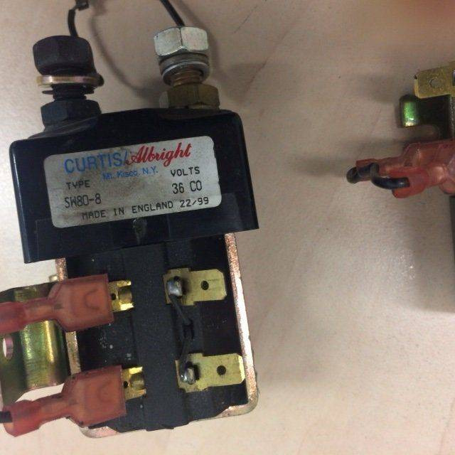2X Contactors for Scrubber vacuum cleaner Nilfisk BR 850 - מערכת חשמל עבור מכונת ניקוי: תמונה 5 2X Contactors for Scrubber vacuum cleaner Nilfisk BR 850 - מערכת חשמל עבור מכונת ניקוי: תמונה 5