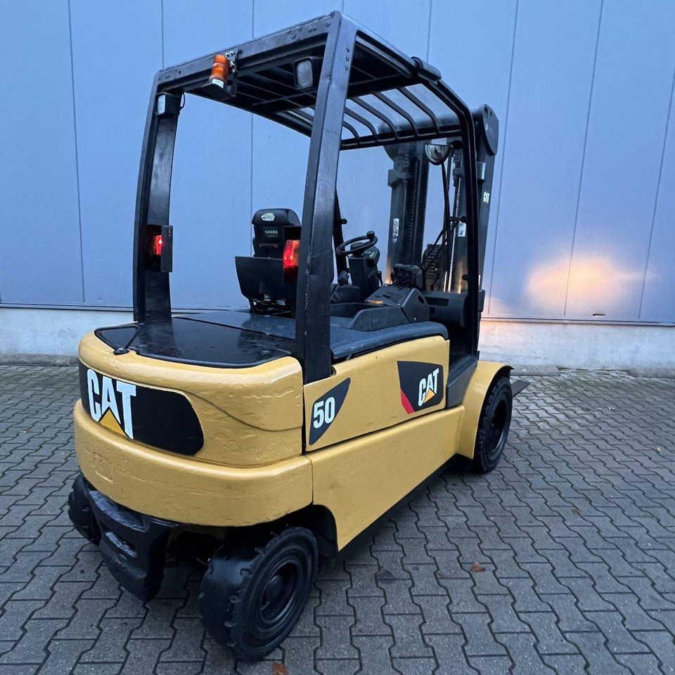 Caterpillar EP50 - מלגזה חשמלית: תמונה 3 Caterpillar EP50 - מלגזה חשמלית: תמונה 3