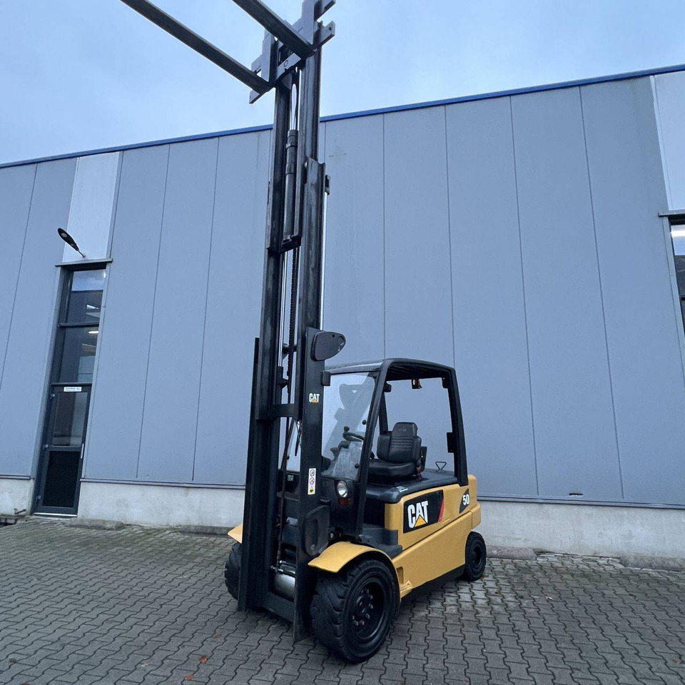 מלגזה חשמלית Caterpillar EP50: תמונה 19 מלגזה חשמלית Caterpillar EP50: תמונה 19