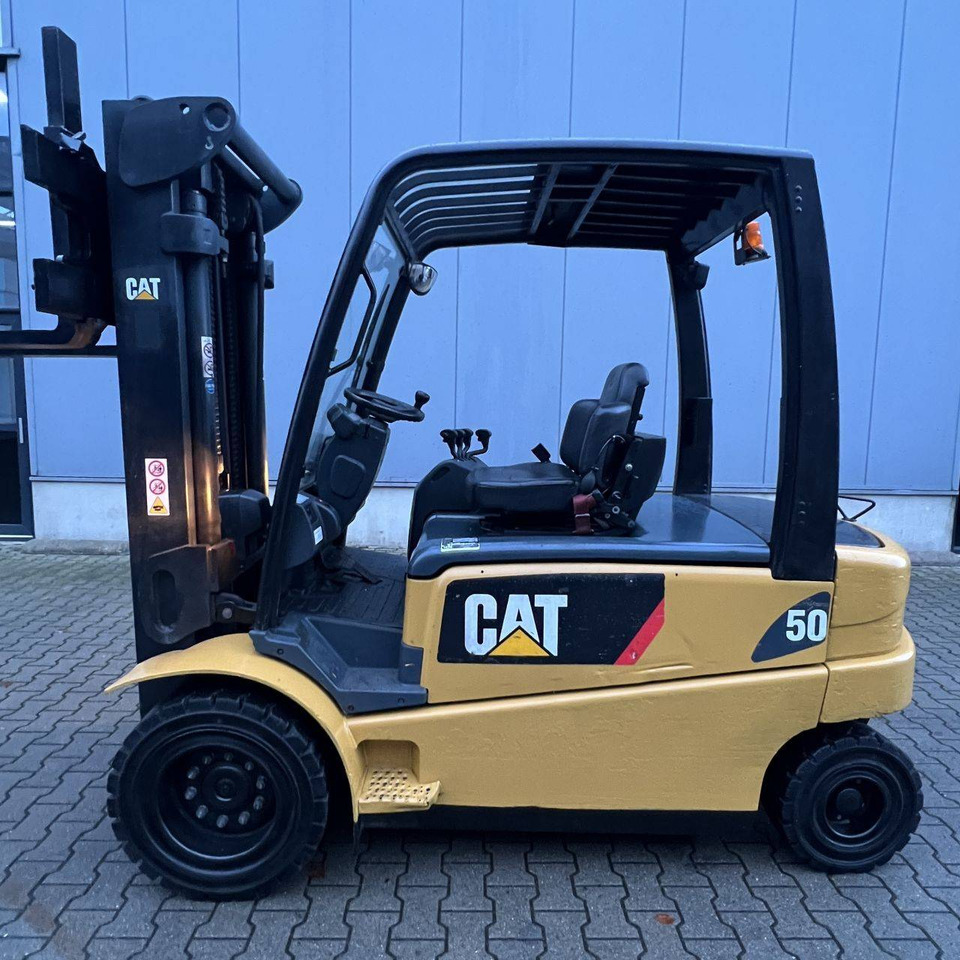 Caterpillar EP50 - מלגזה חשמלית: תמונה 2 Caterpillar EP50 - מלגזה חשמלית: תמונה 2