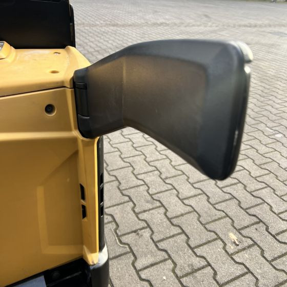 Caterpillar NPV20N2 - משאית משטחים: תמונה 4 Caterpillar NPV20N2 - משאית משטחים: תמונה 4