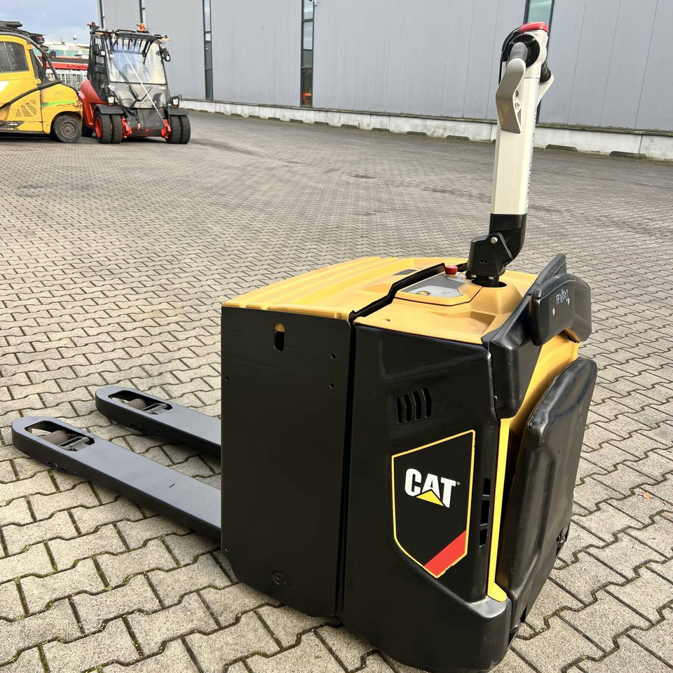 Caterpillar NPV20N2 - משאית משטחים: תמונה 4 Caterpillar NPV20N2 - משאית משטחים: תמונה 4