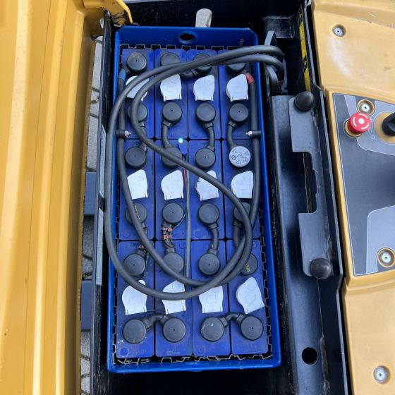 Caterpillar NPV20N2 - משאית משטחים: תמונה 3 Caterpillar NPV20N2 - משאית משטחים: תמונה 3