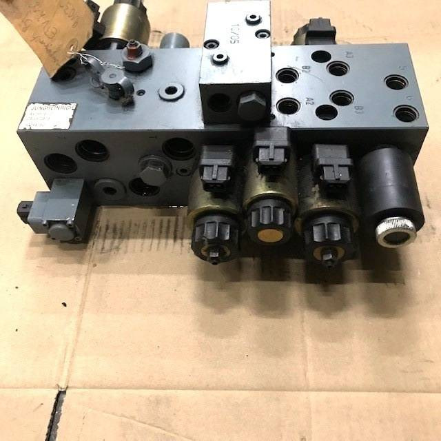 Control valve for Jungheinrich ETV 216 - שסתום הידרולי עבור ציוד לטיפול בחומרים: תמונה 3 Control valve for Jungheinrich ETV 216 - שסתום הידרולי עבור ציוד לטיפול בחומרים: תמונה 3