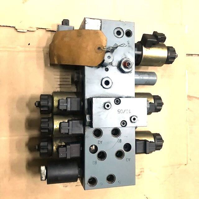 Control valve for Jungheinrich ETV 216 - שסתום הידרולי עבור ציוד לטיפול בחומרים: תמונה 1 Control valve for Jungheinrich ETV 216 - שסתום הידרולי עבור ציוד לטיפול בחומרים: תמונה 1