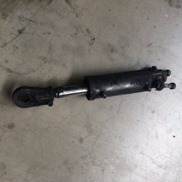 Cylinder Tilt for Linde E30, Series 336-03 - צילינדר הידרולי עבור ציוד לטיפול בחומרים: תמונה 2 Cylinder Tilt for Linde E30, Series 336-03 - צילינדר הידרולי עבור ציוד לטיפול בחומרים: תמונה 2