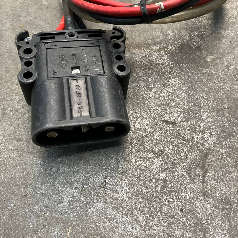 Hawker 24V/50A - חלקי חילוף עבור ציוד לטיפול בחומרים: תמונה 4 Hawker 24V/50A - חלקי חילוף עבור ציוד לטיפול בחומרים: תמונה 4