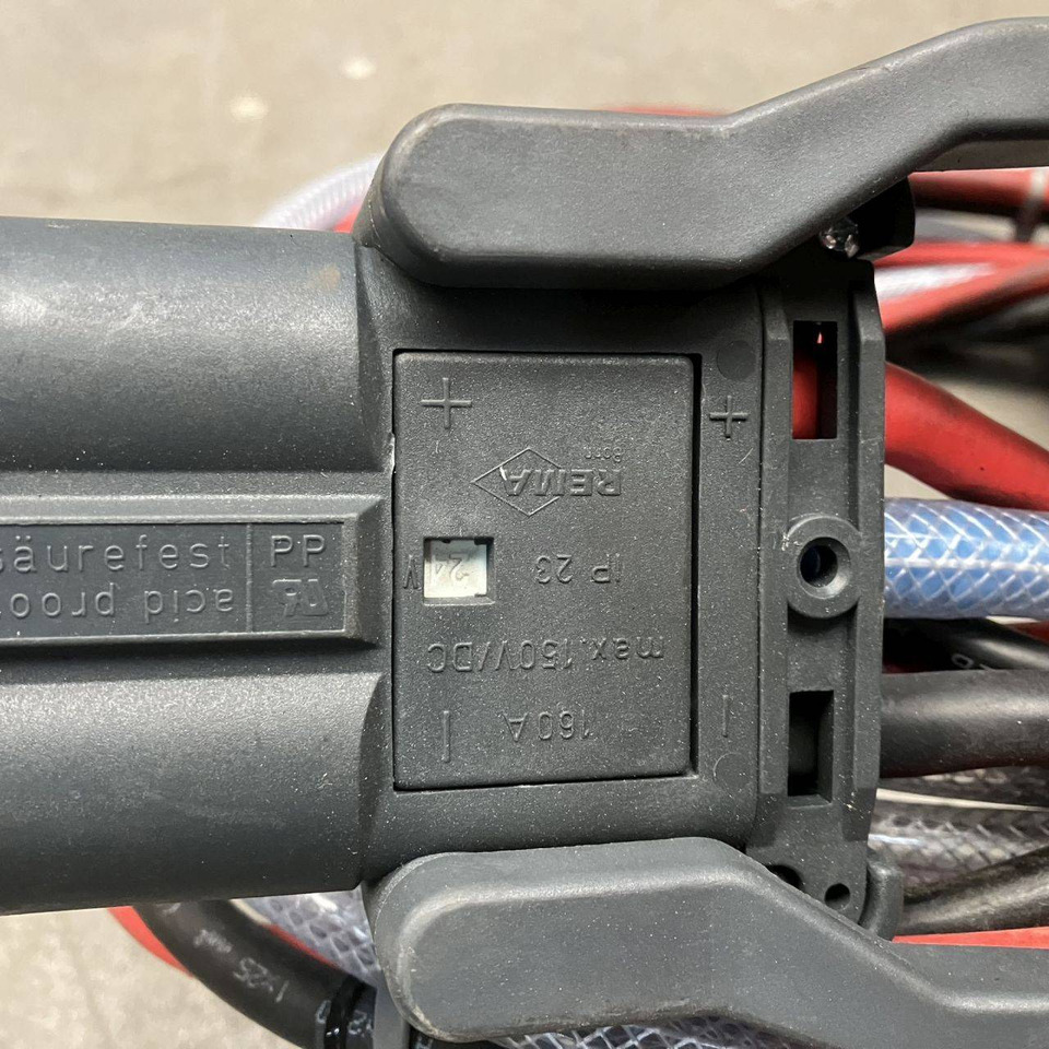 Hawker 24V/72A Lifetech TC1LT - חלקי חילוף עבור ציוד לטיפול בחומרים: תמונה 3 Hawker 24V/72A Lifetech TC1LT - חלקי חילוף עבור ציוד לטיפול בחומרים: תמונה 3