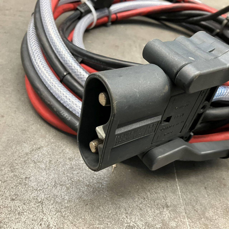 Hawker 24V/72A Lifetech TC1LT - חלקי חילוף עבור ציוד לטיפול בחומרים: תמונה 2 Hawker 24V/72A Lifetech TC1LT - חלקי חילוף עבור ציוד לטיפול בחומרים: תמונה 2