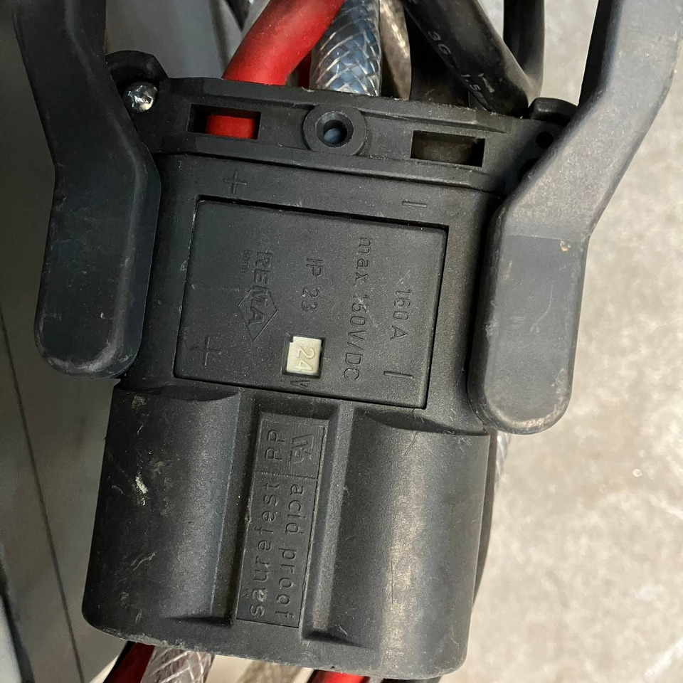 Hawker 24V/72A Lifetech TC1LT - חלקי חילוף עבור ציוד לטיפול בחומרים: תמונה 3 Hawker 24V/72A Lifetech TC1LT - חלקי חילוף עבור ציוד לטיפול בחומרים: תמונה 3