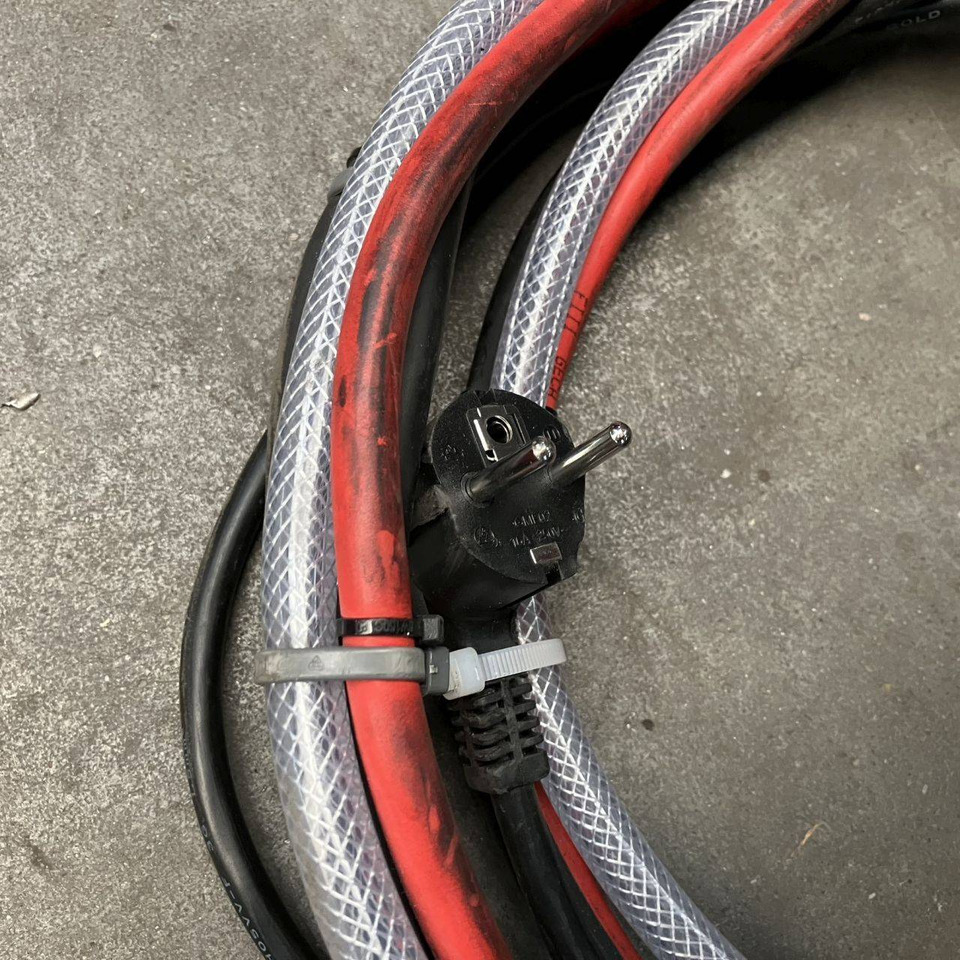 Hawker 24V/72A Lifetech TC1LT - חלקי חילוף עבור ציוד לטיפול בחומרים: תמונה 4 Hawker 24V/72A Lifetech TC1LT - חלקי חילוף עבור ציוד לטיפול בחומרים: תמונה 4