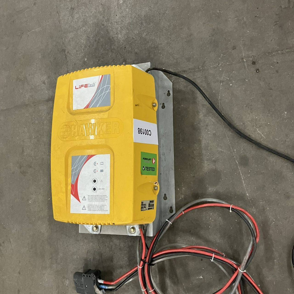 Hawker 24V/80A Life Tech (2) - חלקי חילוף עבור ציוד לטיפול בחומרים: תמונה 1 Hawker 24V/80A Life Tech (2) - חלקי חילוף עבור ציוד לטיפול בחומרים: תמונה 1