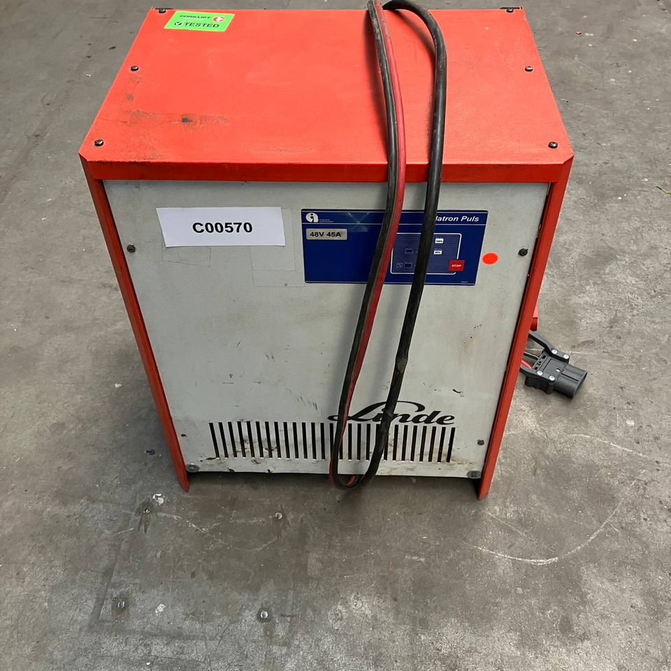 Hawker 48V/45A - חלקי חילוף עבור ציוד לטיפול בחומרים: תמונה 1 Hawker 48V/45A - חלקי חילוף עבור ציוד לטיפול בחומרים: תמונה 1