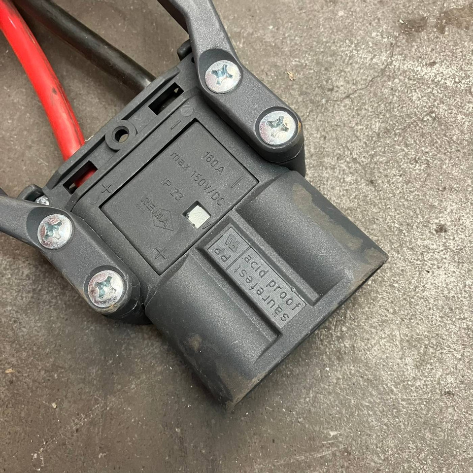 Hawker 48V/45A - חלקי חילוף עבור ציוד לטיפול בחומרים: תמונה 2 Hawker 48V/45A - חלקי חילוף עבור ציוד לטיפול בחומרים: תמונה 2