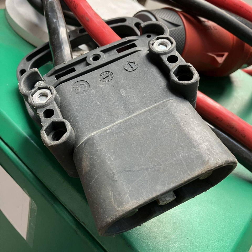 Hoppecke D 400 G80/80 B-F14 H0-HF Trak Air (5) - חלקי חילוף עבור ציוד לטיפול בחומרים: תמונה 4 Hoppecke D 400 G80/80 B-F14 H0-HF Trak Air (5) - חלקי חילוף עבור ציוד לטיפול בחומרים: תמונה 4