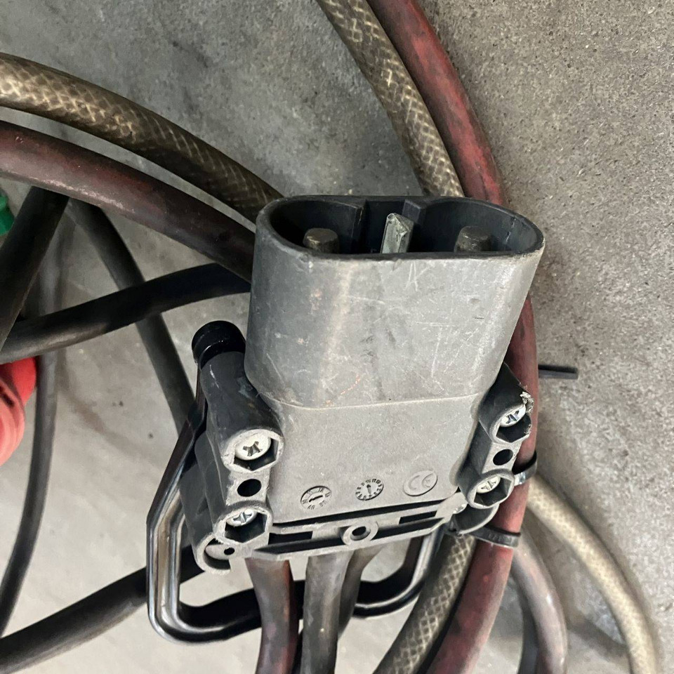 Hoppecke D400 G24/125B-F14HO-HF Trak Air (2) - חלקי חילוף עבור ציוד לטיפול בחומרים: תמונה 4 Hoppecke D400 G24/125B-F14HO-HF Trak Air (2) - חלקי חילוף עבור ציוד לטיפול בחומרים: תמונה 4