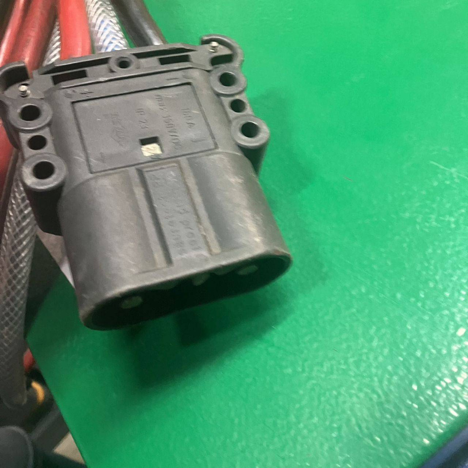 Hoppecke E230 G24/65 B-F15FS Trak power Optimal Charge (5) - חלקי חילוף עבור ציוד לטיפול בחומרים: תמונה 4 Hoppecke E230 G24/65 B-F15FS Trak power Optimal Charge (5) - חלקי חילוף עבור ציוד לטיפול בחומרים: תמונה 4