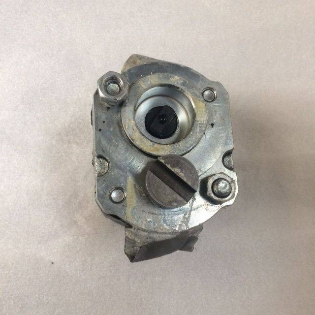 Hydraulic Pump Cylinder - משאבת היגוי עבור ציוד לטיפול בחומרים: תמונה 3 Hydraulic Pump Cylinder - משאבת היגוי עבור ציוד לטיפול בחומרים: תמונה 3