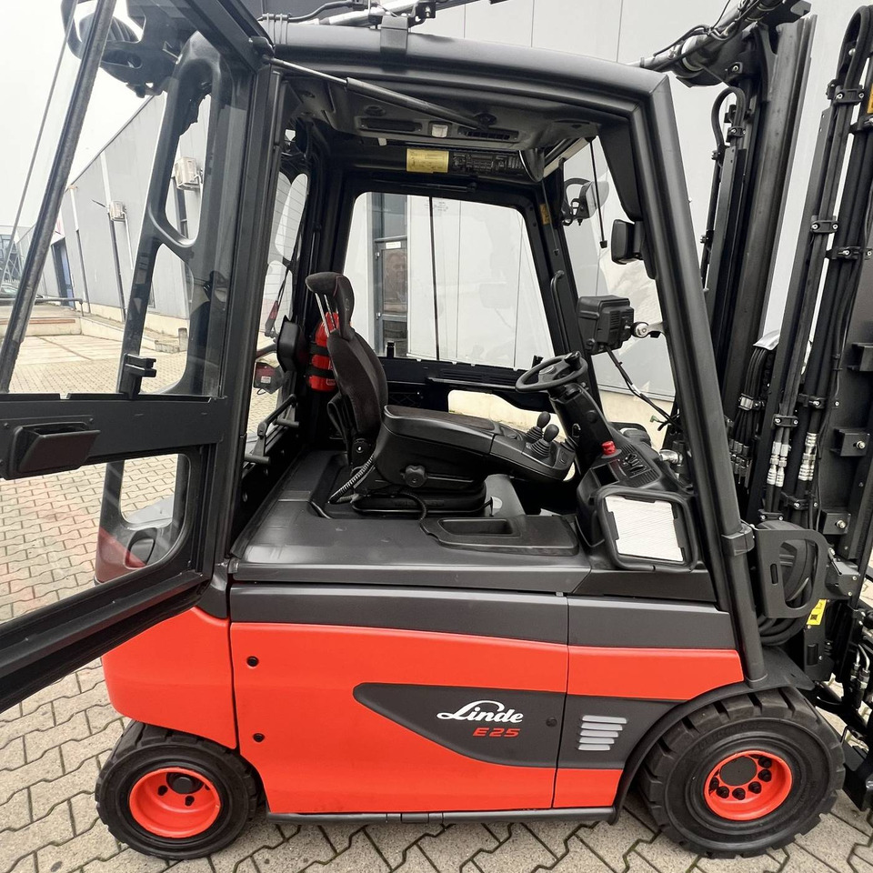 Linde E25 (387) - מלגזה חשמלית: תמונה 4 Linde E25 (387) - מלגזה חשמלית: תמונה 4