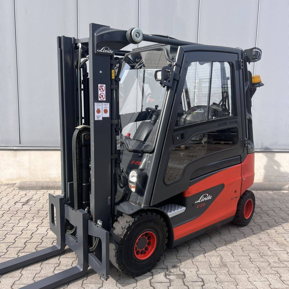 Linde E25 (387) - מלגזה חשמלית: תמונה 1 Linde E25 (387) - מלגזה חשמלית: תמונה 1