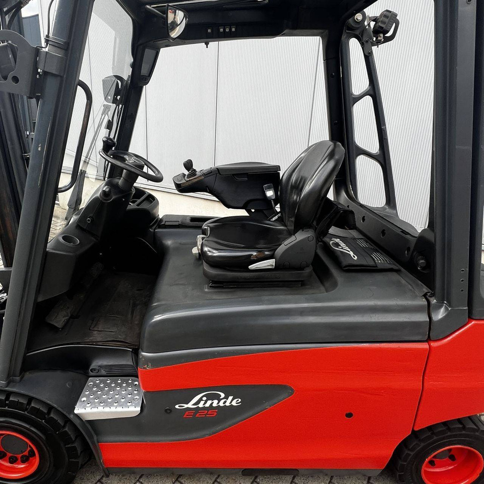 Linde E25L (387) - מלגזה חשמלית: תמונה 4 Linde E25L (387) - מלגזה חשמלית: תמונה 4