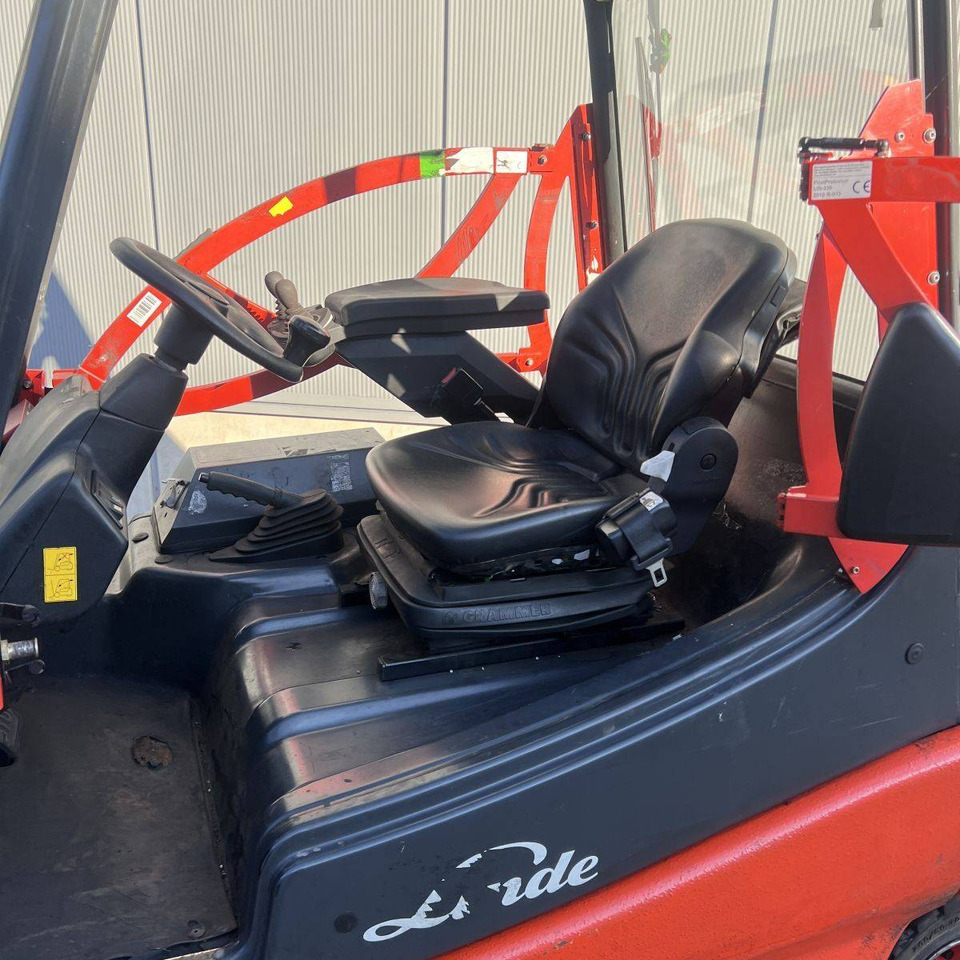 Linde E25S (336-03) - מלגזה חשמלית: תמונה 4 Linde E25S (336-03) - מלגזה חשמלית: תמונה 4