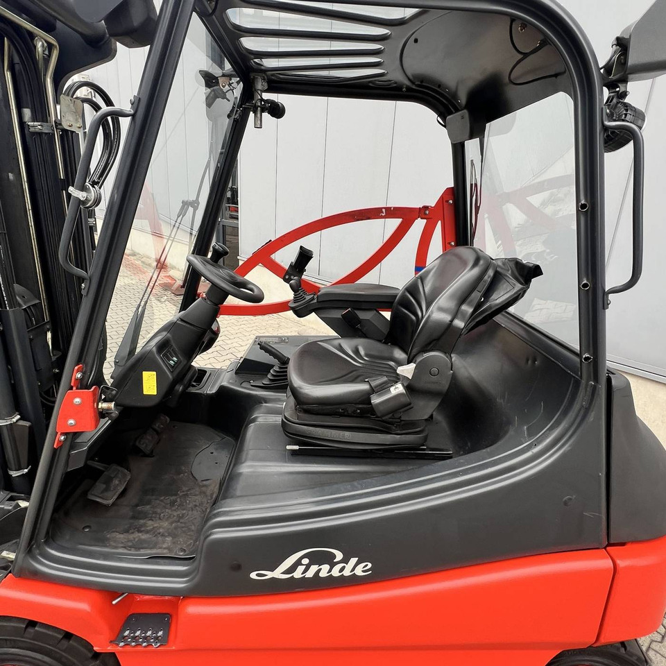 Linde E25S (336-03) - מלגזה חשמלית: תמונה 5 Linde E25S (336-03) - מלגזה חשמלית: תמונה 5