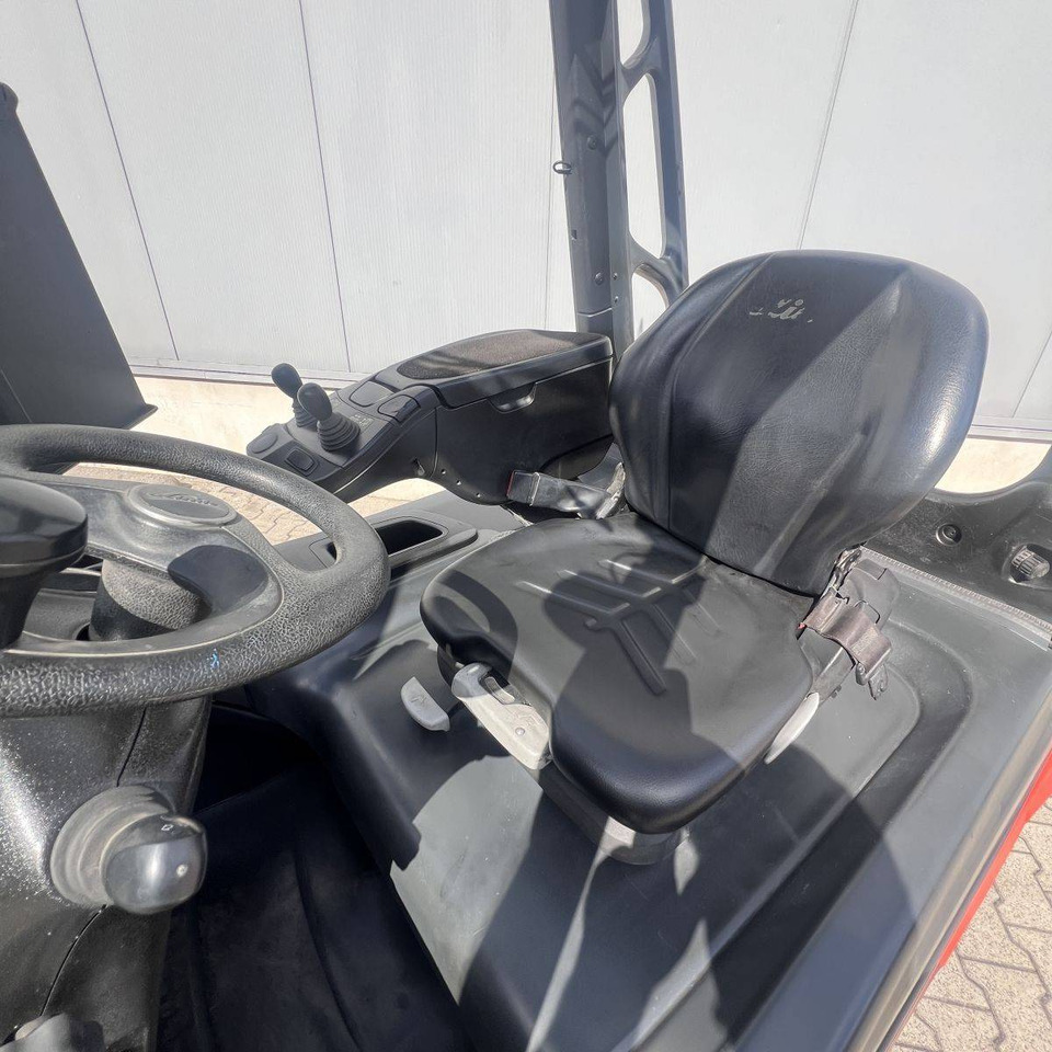 Linde E30 (387) - מלגזה חשמלית: תמונה 5 Linde E30 (387) - מלגזה חשמלית: תמונה 5