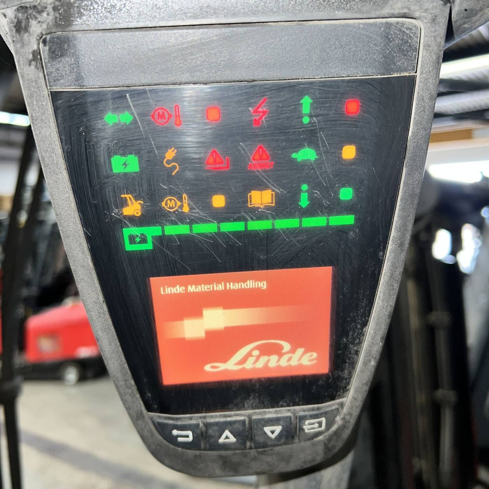 Linde E30/600H (387) - מלגזה חשמלית: תמונה 4 Linde E30/600H (387) - מלגזה חשמלית: תמונה 4