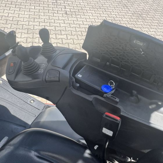 מלגזת LPG Linde H18T (391-02) EVO: תמונה 6