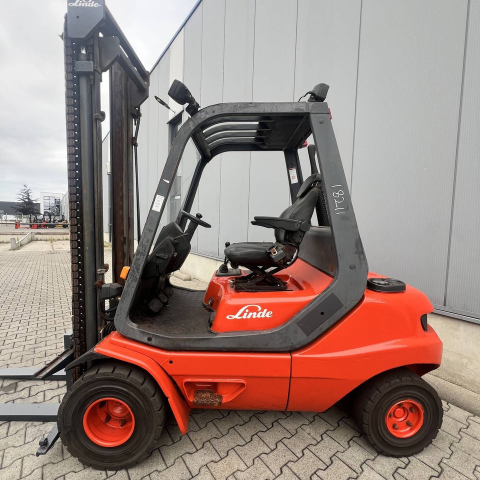 Linde H30D-02 (351) - מלגזת סולר: תמונה 2 Linde H30D-02 (351) - מלגזת סולר: תמונה 2