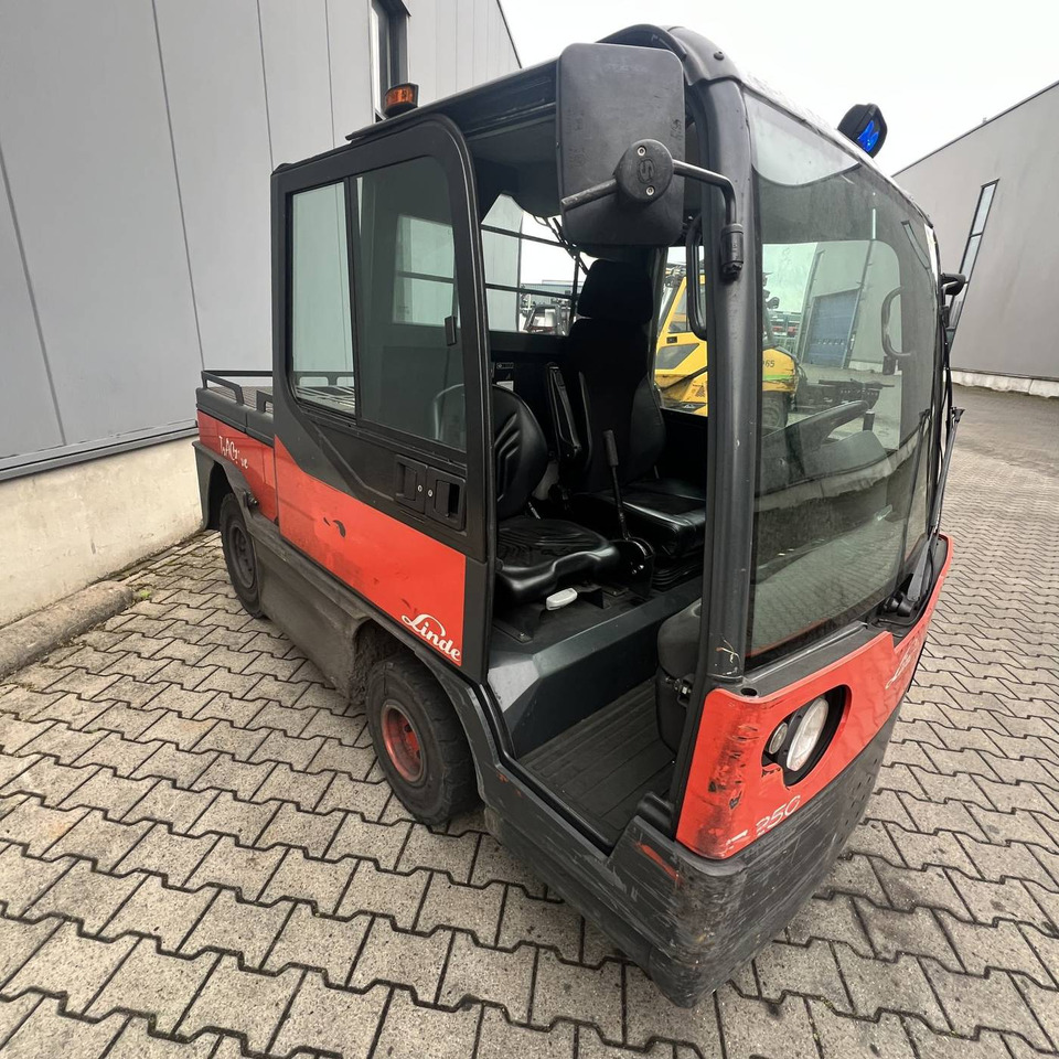 Linde P250 SWB (127) - טרקטור גרירה: תמונה 2 Linde P250 SWB (127) - טרקטור גרירה: תמונה 2