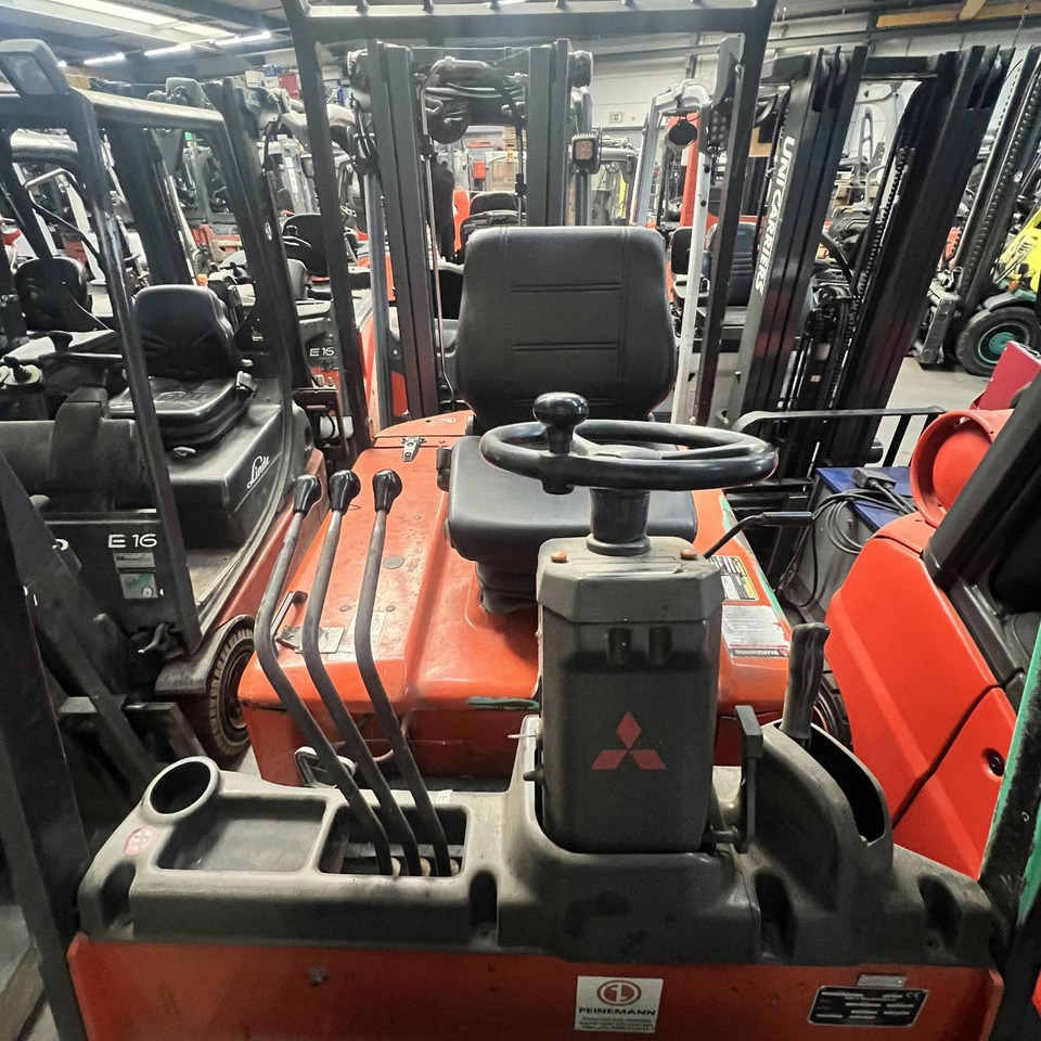 Mitsubishi FB25K-PAC - מלגזה חשמלית: תמונה 3 Mitsubishi FB25K-PAC - מלגזה חשמלית: תמונה 3