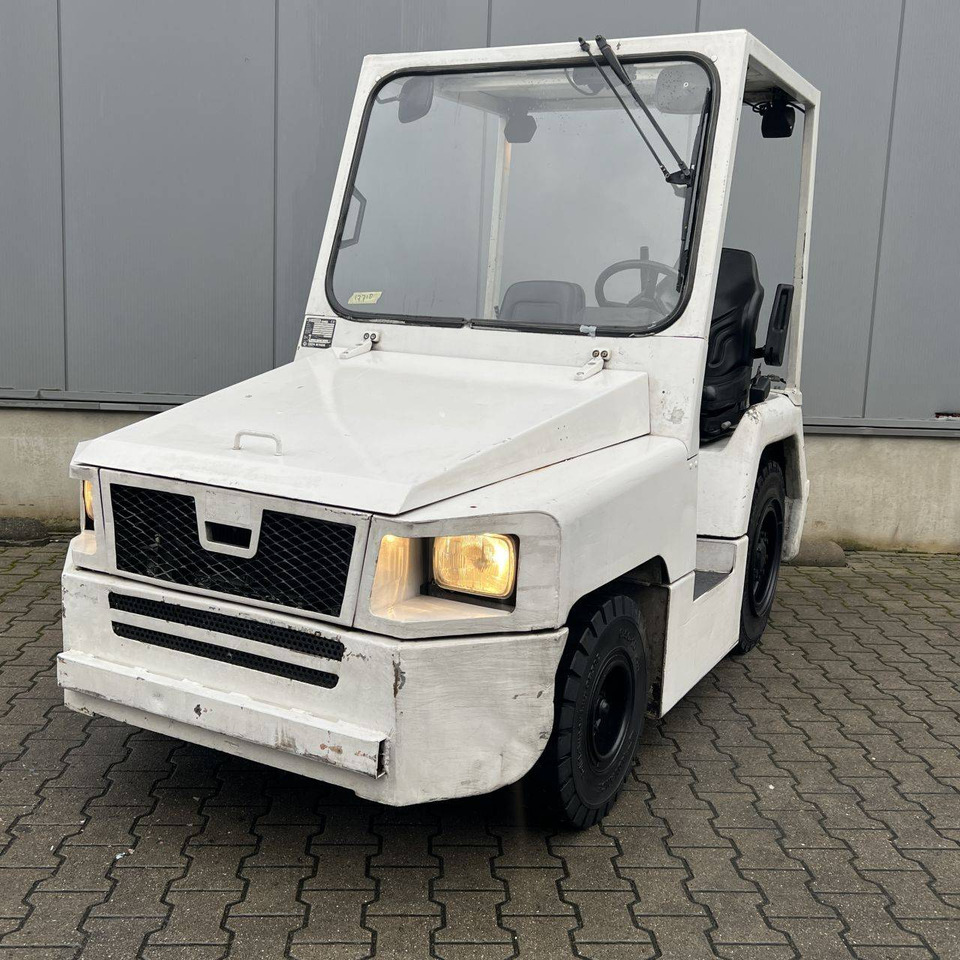 Nissan FV02A25U - טרקטור גרירה: תמונה 1 Nissan FV02A25U - טרקטור גרירה: תמונה 1
