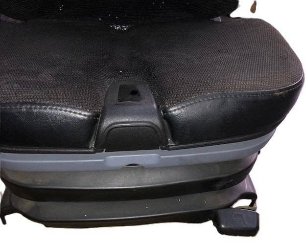 Seat for Linde /1120-01/ - מושב עבור ציוד לטיפול בחומרים: תמונה 3 Seat for Linde /1120-01/ - מושב עבור ציוד לטיפול בחומרים: תמונה 3