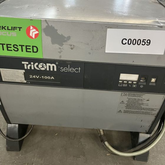 Tricom E230G24/100B-FTs Select - מערכת חשמל עבור ציוד לטיפול בחומרים: תמונה 3 Tricom E230G24/100B-FTs Select - מערכת חשמל עבור ציוד לטיפול בחומרים: תמונה 3