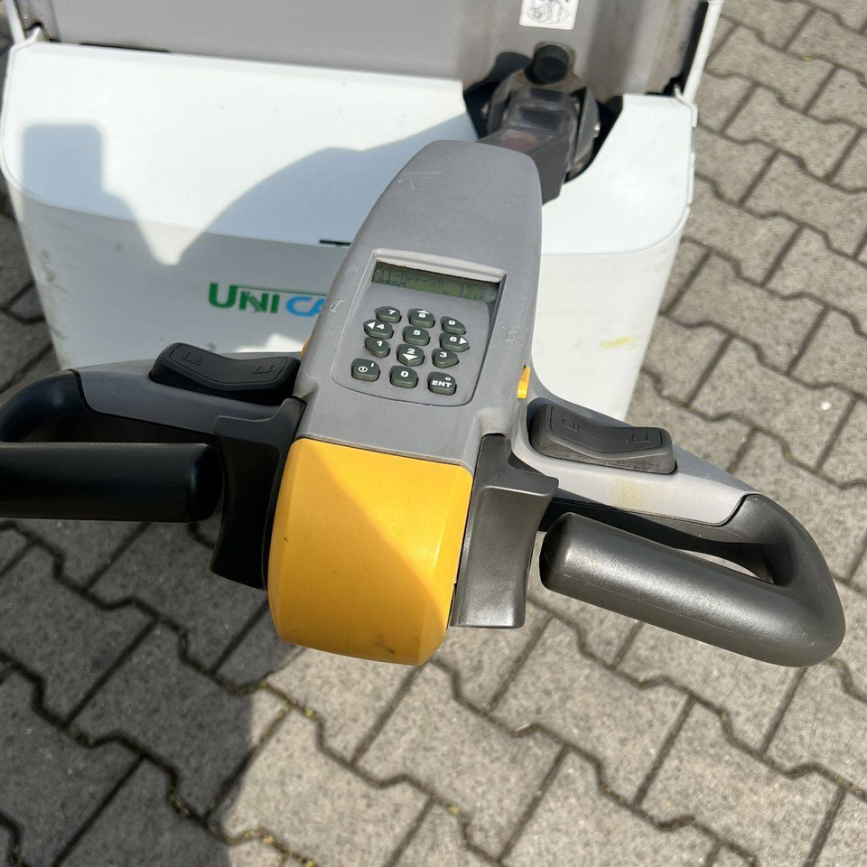 Unicarriers PLL180 - משאית משטחים: תמונה 5 Unicarriers PLL180 - משאית משטחים: תמונה 5