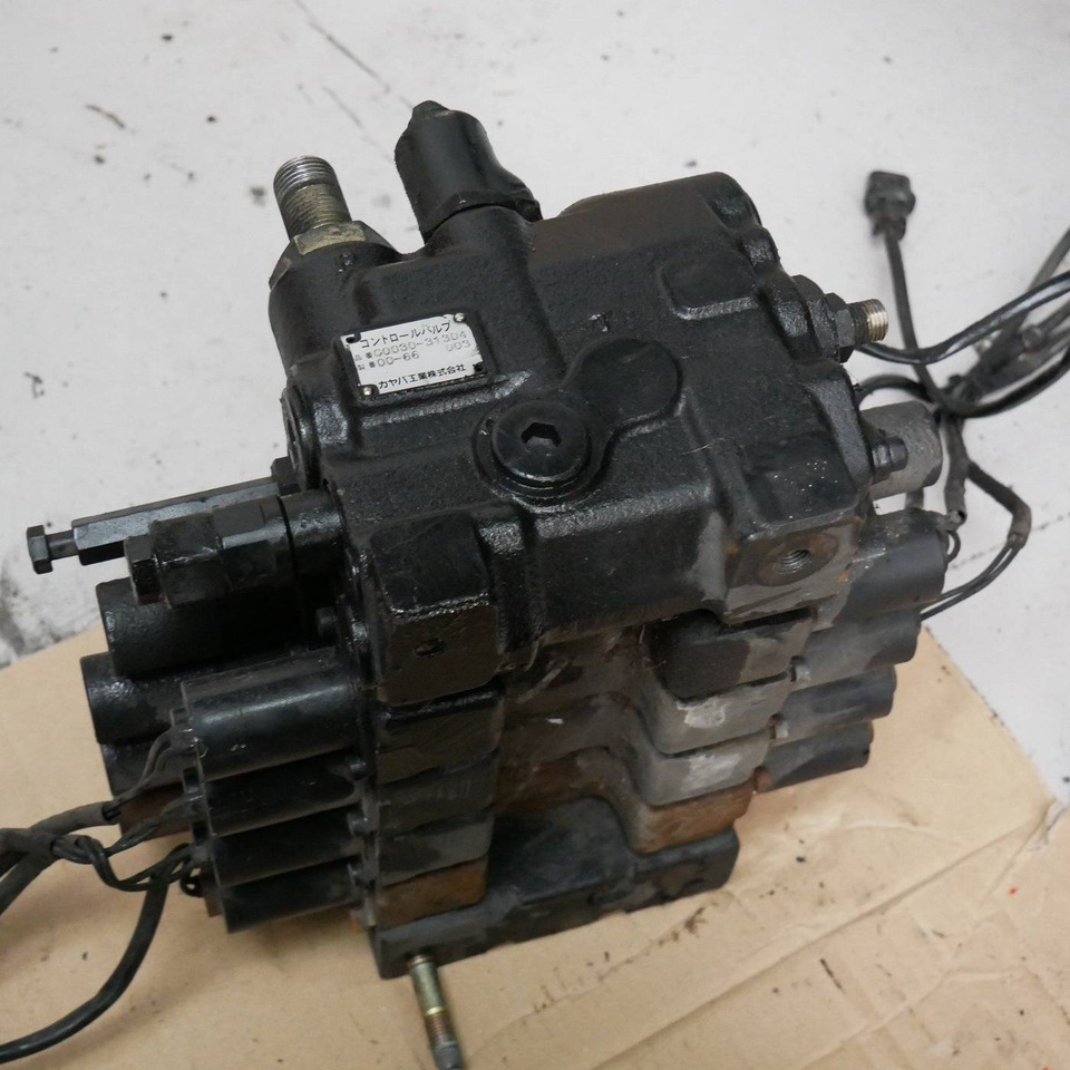 Valve block for Nissan D02 - שסתום הידרולי עבור ציוד לטיפול בחומרים: תמונה 3 Valve block for Nissan D02 - שסתום הידרולי עבור ציוד לטיפול בחומרים: תמונה 3