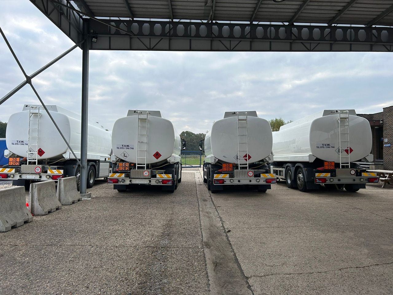 MAN TGS (lot of 4) - משאית מכל: תמונה 5 MAN TGS (lot of 4) - משאית מכל: תמונה 5