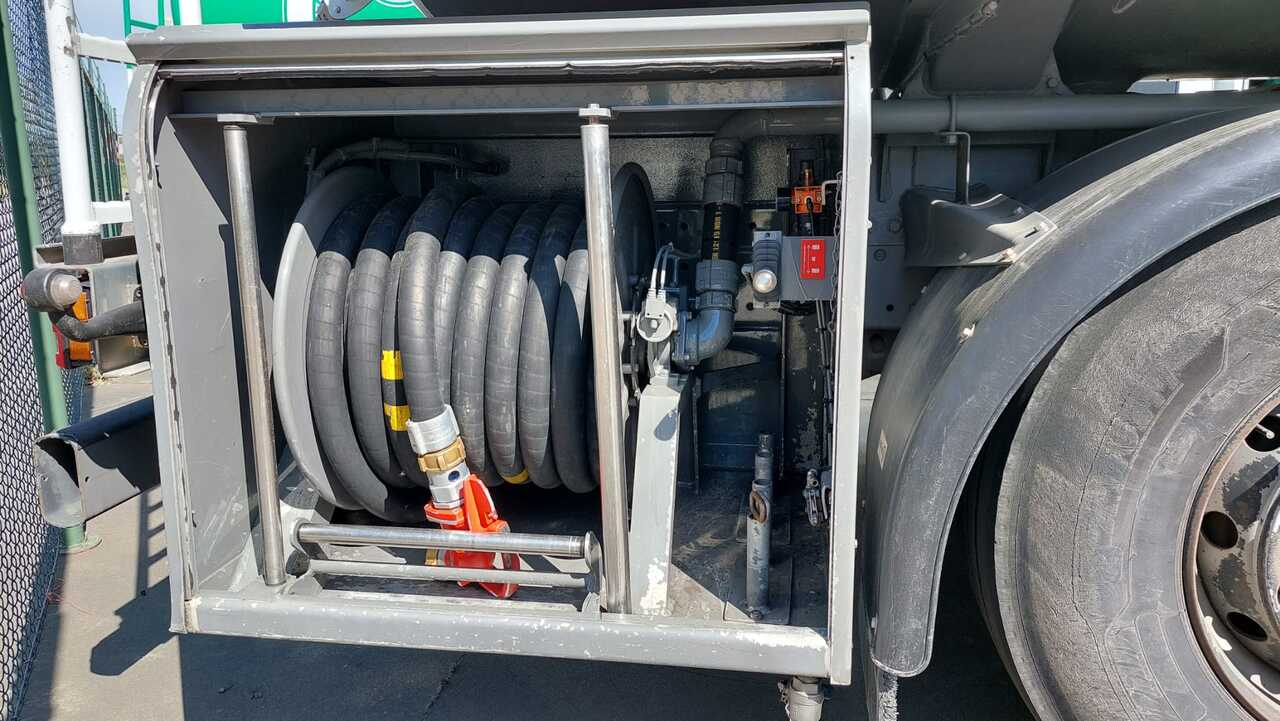 MERCEDES ACTROS - משאית מכל: תמונה 4 MERCEDES ACTROS - משאית מכל: תמונה 4