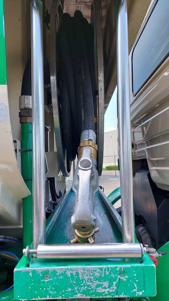 MERCEDES AXOR - משאית מכל: תמונה 5 MERCEDES AXOR - משאית מכל: תמונה 5